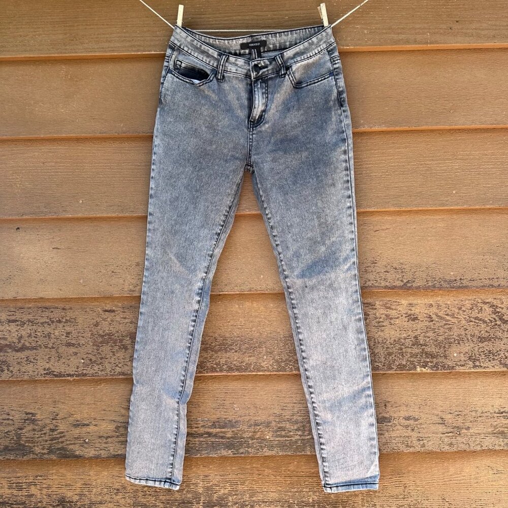 Forever 21 Stone Washed Gray High-Rise Skinny Jegging Jeans With Button & Zip Cl